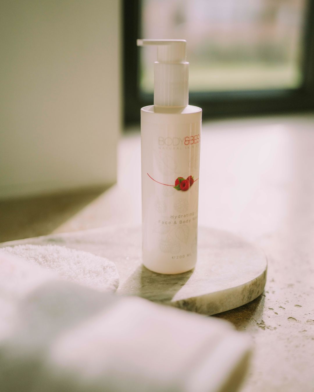 Hydrating Face & Body Wash (200ml)
